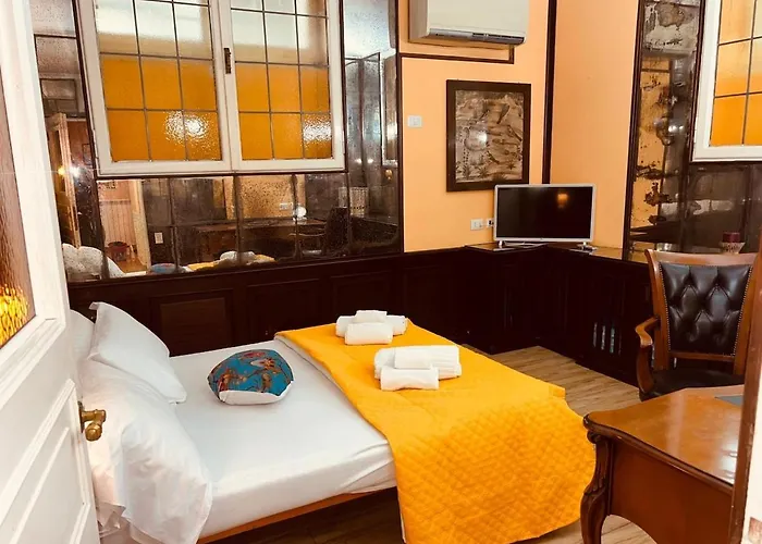 Aventino The Yellow Apartment