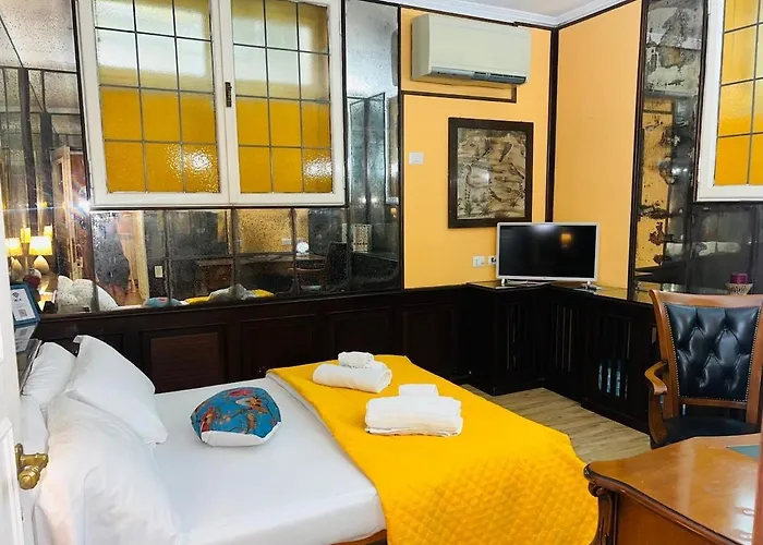 Aventino The Yellow Apartment